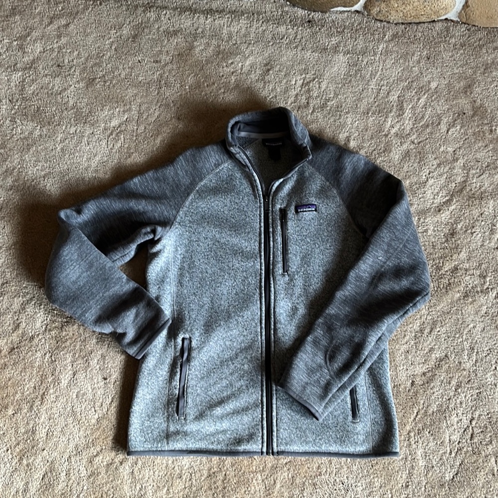 Great full zip jacket, lightly used no holes